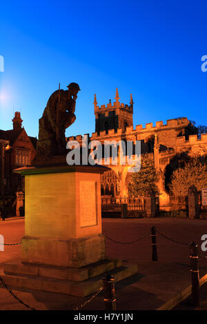 Kriegerdenkmal, Huntingdon Stadt, Marktplatz, Fenland, Cambridgeshire, England Stockfoto