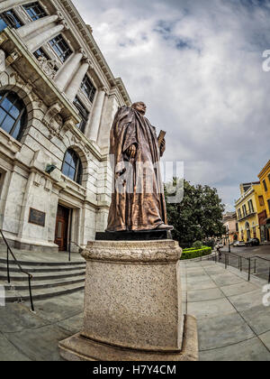 Skulptur von Edward Douglas White vor den Supreme Court of Louisiana Stockfoto