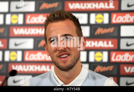 Englands Harry Kane im Rahmen einer Pressekonferenz im St. Georges Park, Burton. Stockfoto