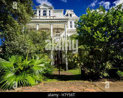 Alte Haus aufgeben auf St. Charles Ave New Orleans Stockfoto