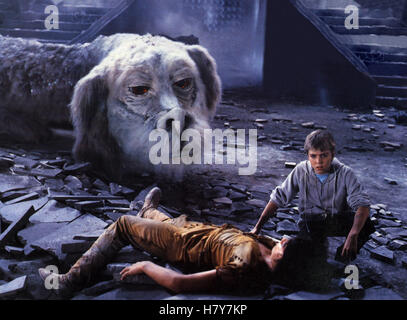 Sterben die Unendliche Geschichte II: Auf der Suche Nach Phantasien, (sterben UNENDLICHE GESCHICHTE II / NEVERENDING STORY II) D 1990, Regie: George Miller, KENNY MORRISON, JONATHAN BRANDIS, Stichwort: Appartementblocks Stockfoto