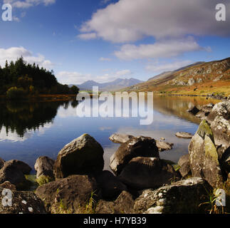 Blick auf Snowdon von Llynnaus Mymbyr Stockfoto