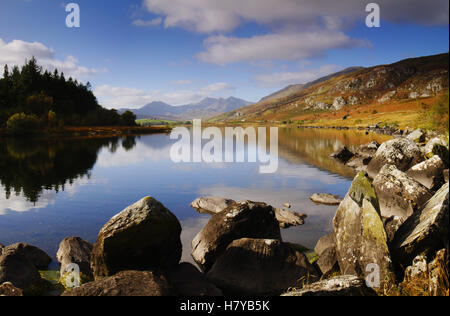 Blick auf Snowdon von Llynnaus Mymbyr Stockfoto