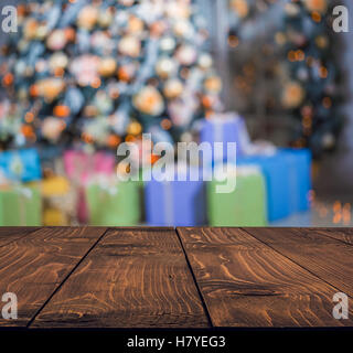 Weihnachten Hintergrund mit leeren rustikalen Tisch Stockfoto