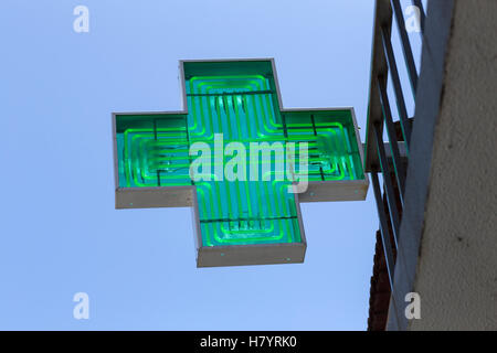 Beleuchtete Apotheke Zeichen Stockfoto