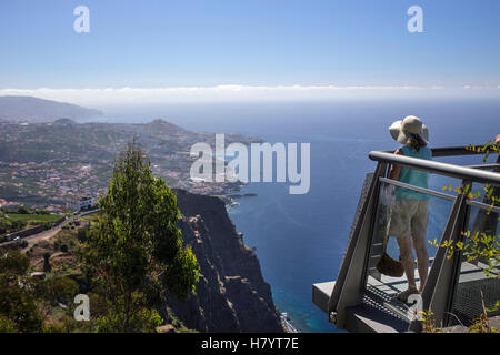 CABA Girao, Camara De Lobos, Madeira, Portugal, Aussichtsplattform am höchsten Steilküste Madeiras Stockfoto