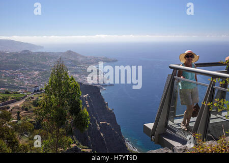 CABA Girao, Camara De Lobos, Madeira, Portugal, Aussichtsplattform am höchsten Steilküste Madeiras Stockfoto