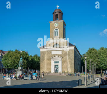 St. Marienkirche auf dem Marktplatz, 1833, mit Tine-Brunnen, Husum, Schleswig-Holstein, Deutschland Stockfoto