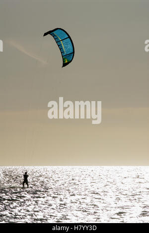 Kitesurfer am Strand von der Insel Coche, Venezuela, Südamerika Stockfoto