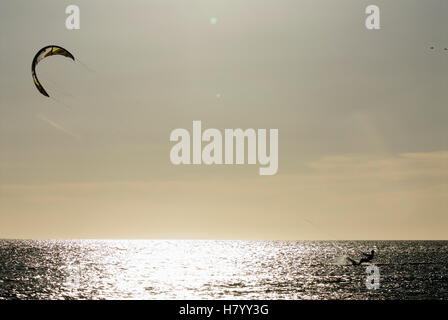 Kitesurfer am Strand von der Insel Coche, Venezuela, Südamerika Stockfoto