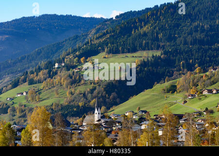 Uttendorf: Dorf, Bauernhäuser, Salzachtal, Pinzgau, Salzburg, Österreich Stockfoto