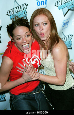 LIZ MCCLARNON NATASHA HAMILTON TV HITS AWARDS WEMBLEY ARENA LONDON ENGLAND 29. Oktober 2000 Stockfoto