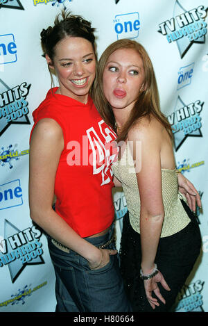 LIZ MCCLARNON NATASHA HAMILTON TV HITS AWARDS WEMBLEY ARENA LONDON ENGLAND 29. Oktober 2000 Stockfoto