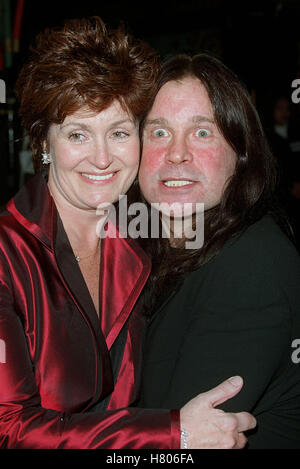 OZZY OSBOURNE & SHARON ARDEN "LITTLE NICKY" LA PREMIER HOLLYWOOD LA USA 11. November 2000 Stockfoto