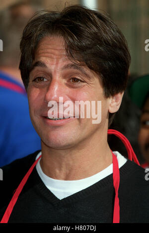 TONY DANZA THANKSGIVING LA MISSION LA MISSION LA USA 22. November 2000 Stockfoto