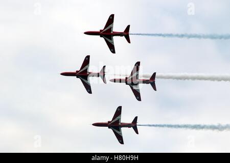 RAF rote Pfeile Display - Armed Forces Day Cleethorpes Juni 2016 Stockfoto