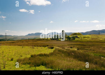 Tomen y Mur aussehende SSW römischen militärischen Komplex & Norman Motte (erbaut auf dem NW-Tor des Forts Phase II), die Rhinogs. Stockfoto