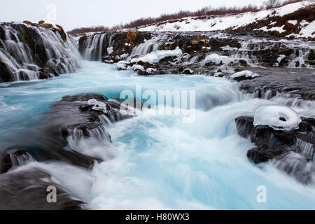 Bruarfoss-Wasserfall am Fluss Bruara im Winter, Island Stockfoto