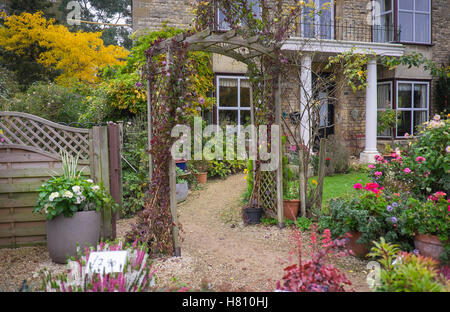 schöne malerische Dorf Burford in Cotswolds, England Stockfoto