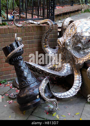 Leigh Dyer Octopus Angriff auf einen Turm in Hastings Stockfoto