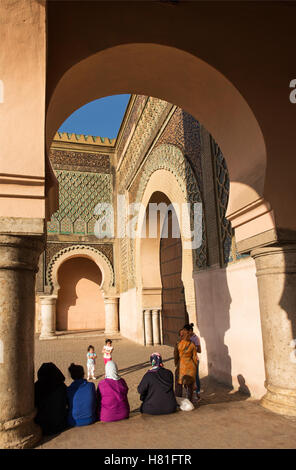 Marokko, Meknes, Bab el-Mansour, abgeschlossen im Jahre 1732 Stockfoto