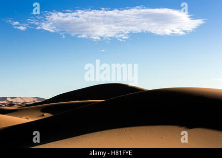 Marokko, Erg Chebbi Sanddünen in der Sahara-Wüste in der Nähe von Merzouga Stockfoto