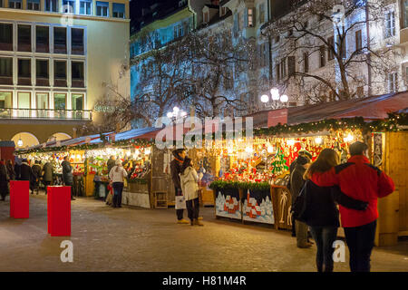 Weihnachtsmarkt in Whalter square Bozen, Südtirol, Alto Adige, Italien, Europa Stockfoto