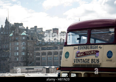 Schottland Großbritannien Edinburgh 14,0 5.2016 - Mac Touren Oldtimer Touren - City Sightseeing Bus Stockfoto