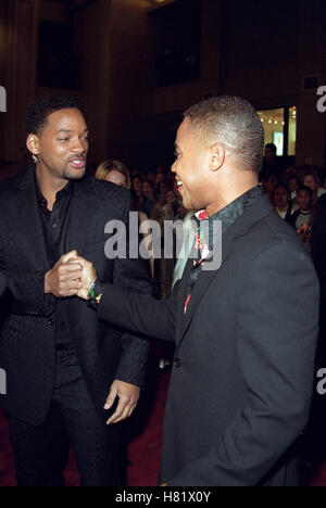 WILL SMITH & Kuba GOODING Jr. MUHAMMAD ALI 60. Geburtstag KODAK THEATRE LA USA 12. Januar 2002 Stockfoto