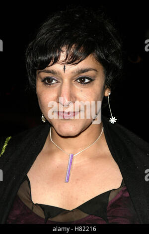 MEERA SYAL RTS Programm AWARDS 2002 PARK LANE LONDON ENGLAND 18. März 2002 Stockfoto