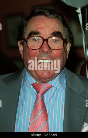 RONNIE CORBETT LONDON ENGLAND 26. März 2000 Stockfoto