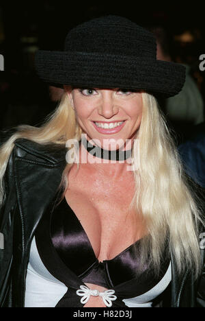 JULIE MICHAELS "BLACK SCORPION" Filmpremiere SANTA MONICA LOS ANGELES USA 5. Januar 2001 Stockfoto