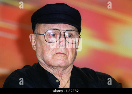 ROD STEIGER BERLIN FILM FESTIVAL 2001 POTSDAMER PLATZ BERLIN Deutschland 09 Februar 2001 Stockfoto