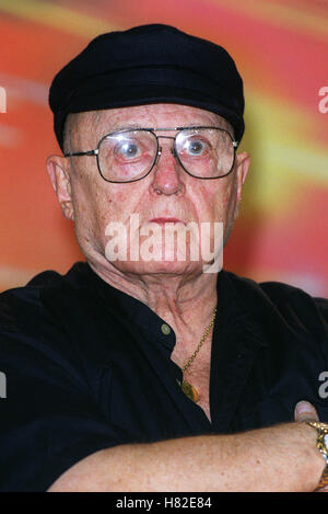 ROD STEIGER BERLIN FILM FESTIVAL 2001 POTSDAMER PLATZ BERLIN Deutschland 09 Februar 2001 Stockfoto