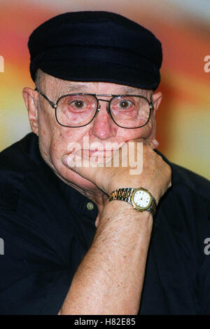 ROD STEIGER BERLIN FILM FESTIVAL 2001 POTSDAMER PLATZ BERLIN Deutschland 09 Februar 2001 Stockfoto