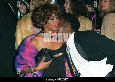 WHITNEY HOUSTON BOBBY BROWN VANITY FAIR OSCAR PARTY 2001 MORTENS BEVERLEY HILLS LA USA 25 März 2001 Stockfoto