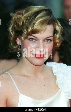 MILLA JOVOVICH CANNES FILM FESTIVAL CANNES Frankreich Europa 20. Mai 2001 Stockfoto