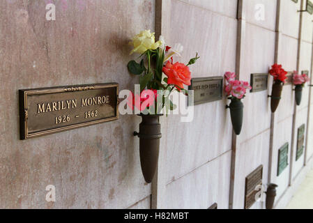 MARILYN MONROE Grab WESTWOOD MEMORIAL PARK LA WESTWOOD LA USA 12. Mai 2001 Stockfoto