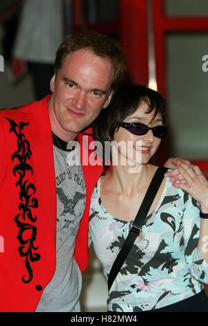 Q TARENTINO & M DE MEDEIROS CANNES FILM FESTIVAL CANNES Frankreich Europa 11. Mai 2001 Stockfoto