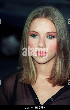 SCARLETT JOHANSSON die andere PREMIERE LOS ANGELES DGA HOLLYWOOD LOS ANGELES USA 2. August 2001 Stockfoto