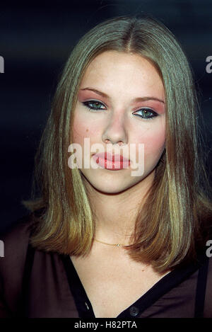 SCARLETT JOHANSSON die andere PREMIERE LOS ANGELES DGA HOLLYWOOD LOS ANGELES USA 2. August 2001 Stockfoto