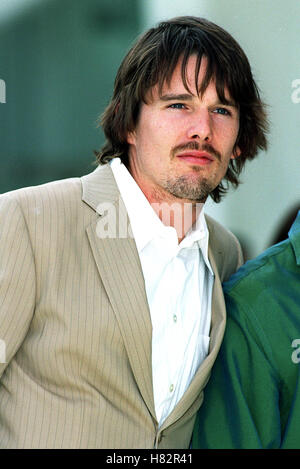 ETHAN HAWKE "WAKING LIFE" FILM PREMIERE Venedig FILM FESTIVAL 2001 Italien 01 September 2001 Stockfoto