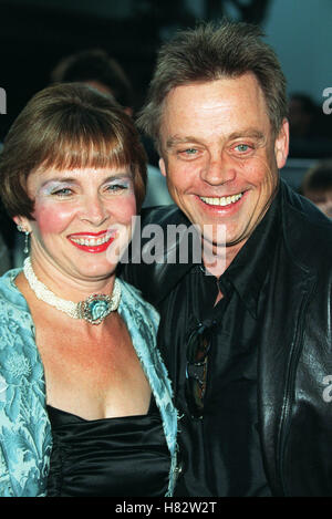 MARK HAMILL & MARI LOU 'BOB' JAY & SILENT FILM PREM HOLLYWOOD LOS ANGELES USA 15. August 2001 Stockfoto