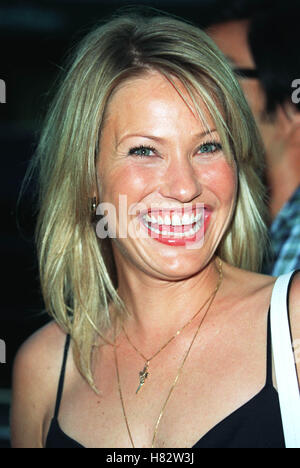 JOEY LAUREN ADAMS "JAY & SILENT BOB" FILM PREM HOLLYWOOD LOS ANGELES USA 15. August 2001 Stockfoto