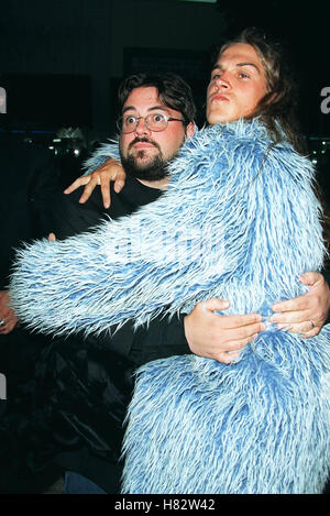 JASON MEWES & KEVIN SMITH 'BOB' JAY & SILENT FILM PREM HOLLYWOOD LOS ANGELES USA 15. August 2001 Stockfoto