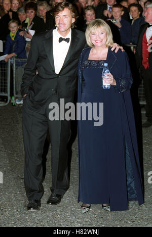 RICHARD & JUDY. NATIONAL TV AWARDS 2001 ROYAL ALBERT HALL LONDON ENGLAND 23. Oktober 2001 Stockfoto