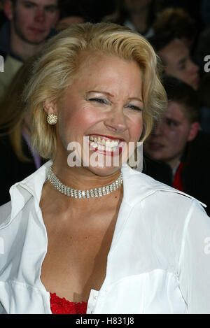 MALANDRA BURROWS SOAP AWARDS 2002 BBC TELEVISION CENTRE LONDON ENGLAND 18 Mai 2002 Stockfoto