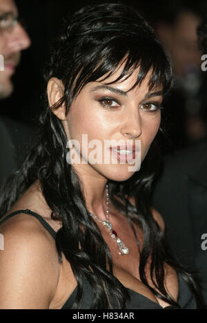 MONICA BELLUCCI CANNES FILM FESTIVAL 2002 CANNES FILM FESTIVAL CANNES Frankreich 24 Mai 2002 Stockfoto