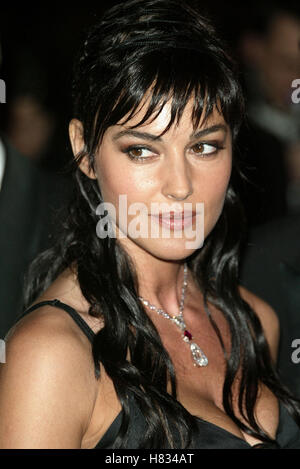 MONICA BELLUCCI CANNES FILM FESTIVAL 2002 CANNES FILM FESTIVAL CANNES Frankreich 24 Mai 2002 Stockfoto