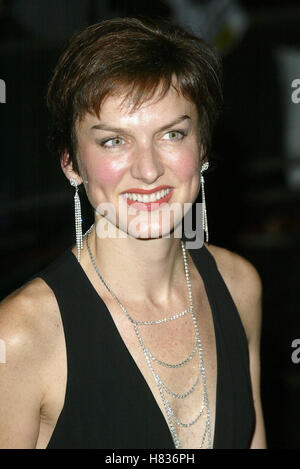 FIONA BRUCE NATIONAL TV AWARDS der ROYAL ALBERT HALL KENSINGTON LONDON ENGLAND 15. Oktober 2002 Stockfoto